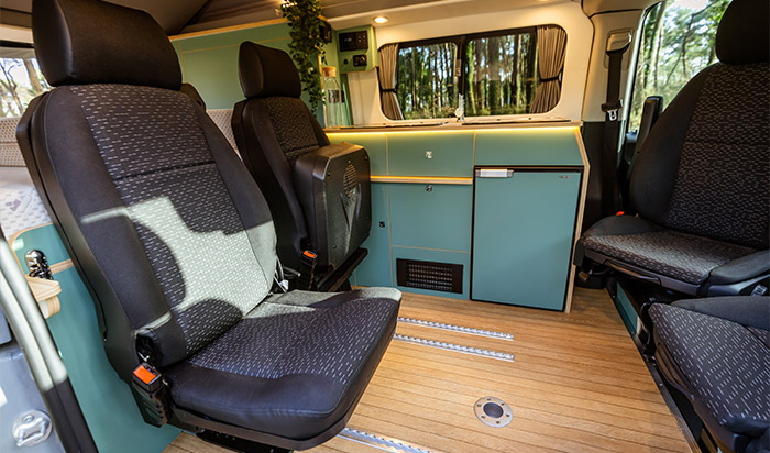van 4 places carte grise